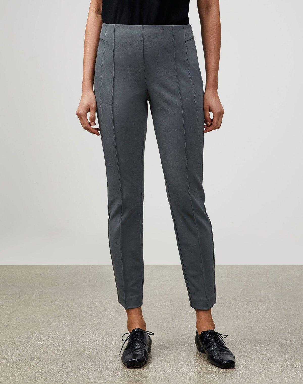 Petite Stretch Gramercy Pant - Gray Z570889