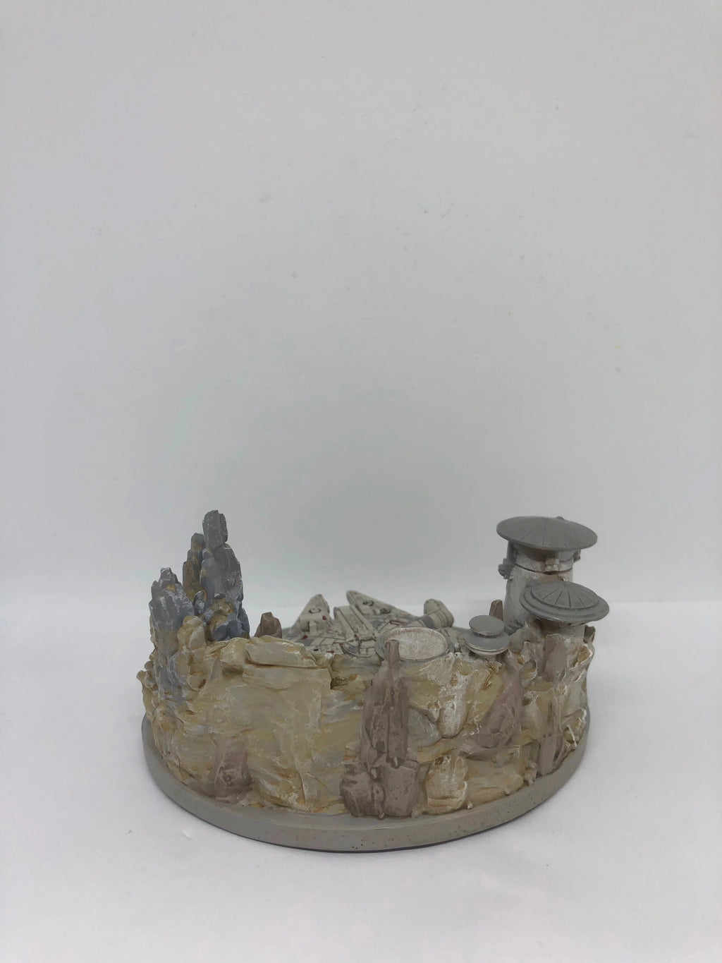Black Spire Outpost Resin Figurine J77129