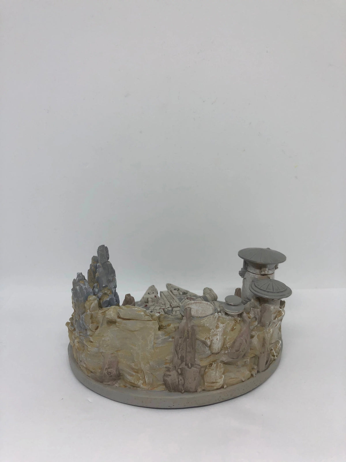 Black Spire Outpost Resin Figurine J77129