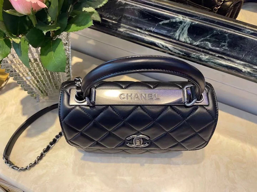 Black Flap Bag V512