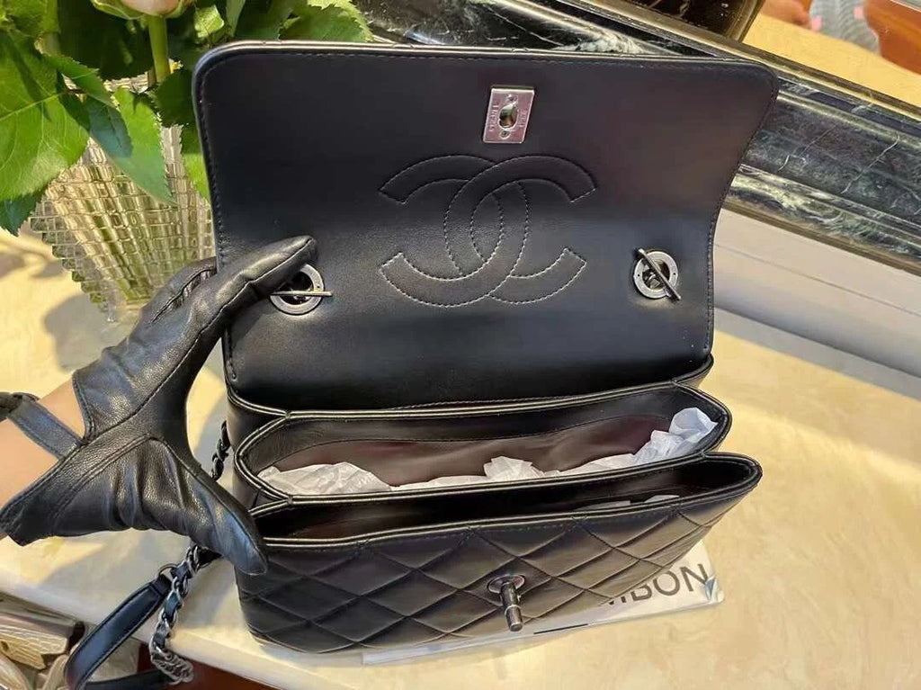 Black Flap Bag V512