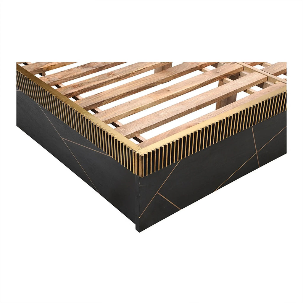 Queen Bed with Wood in Black/Gold O8001