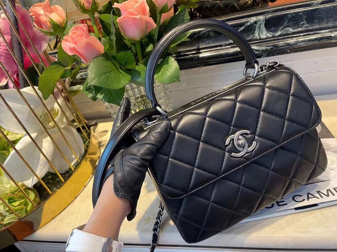 Black Flap Bag V512