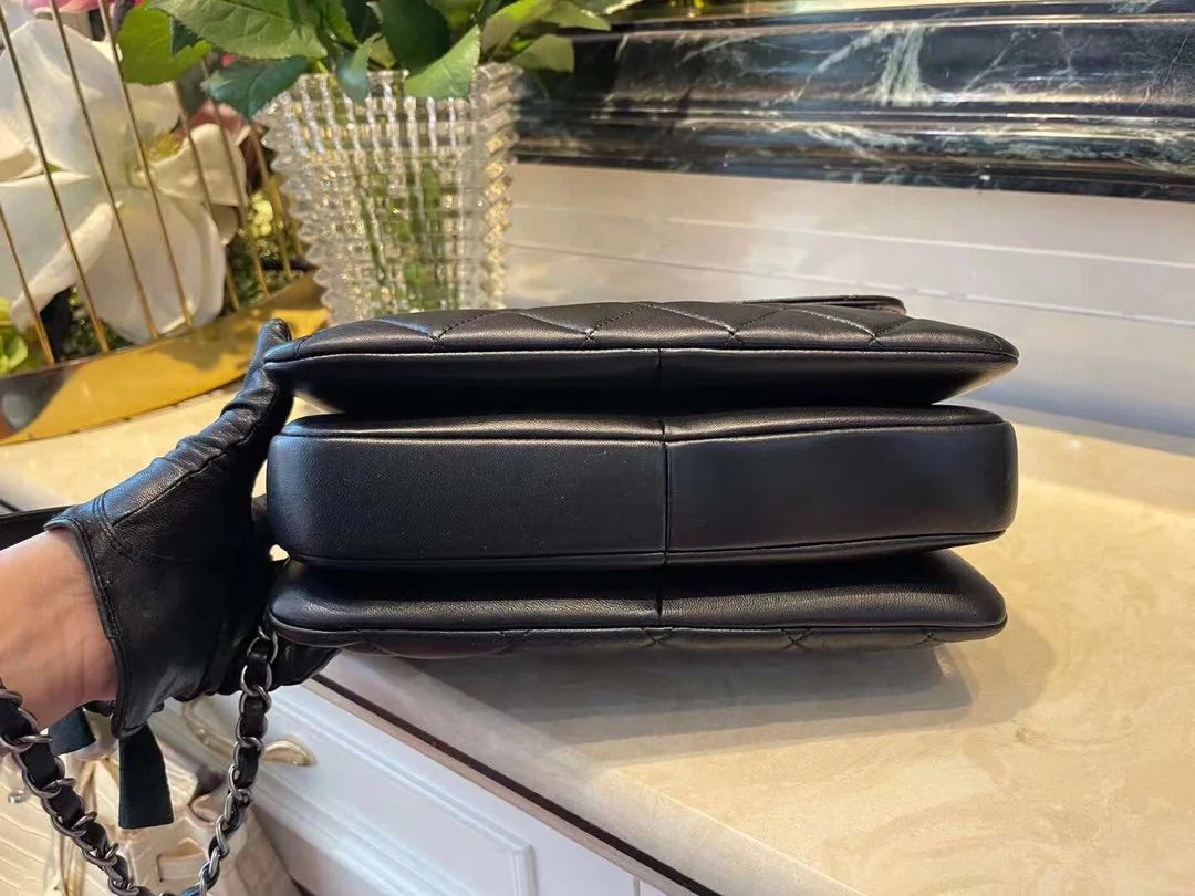 Black Flap Bag V512