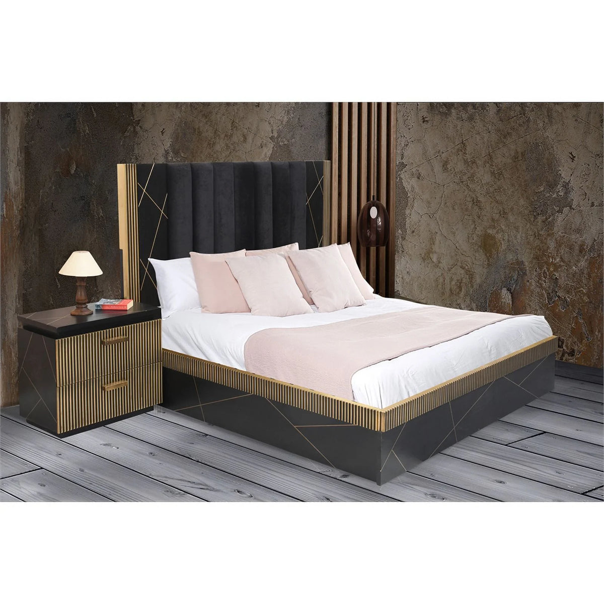 Queen Bed with Wood in Black/Gold O8001