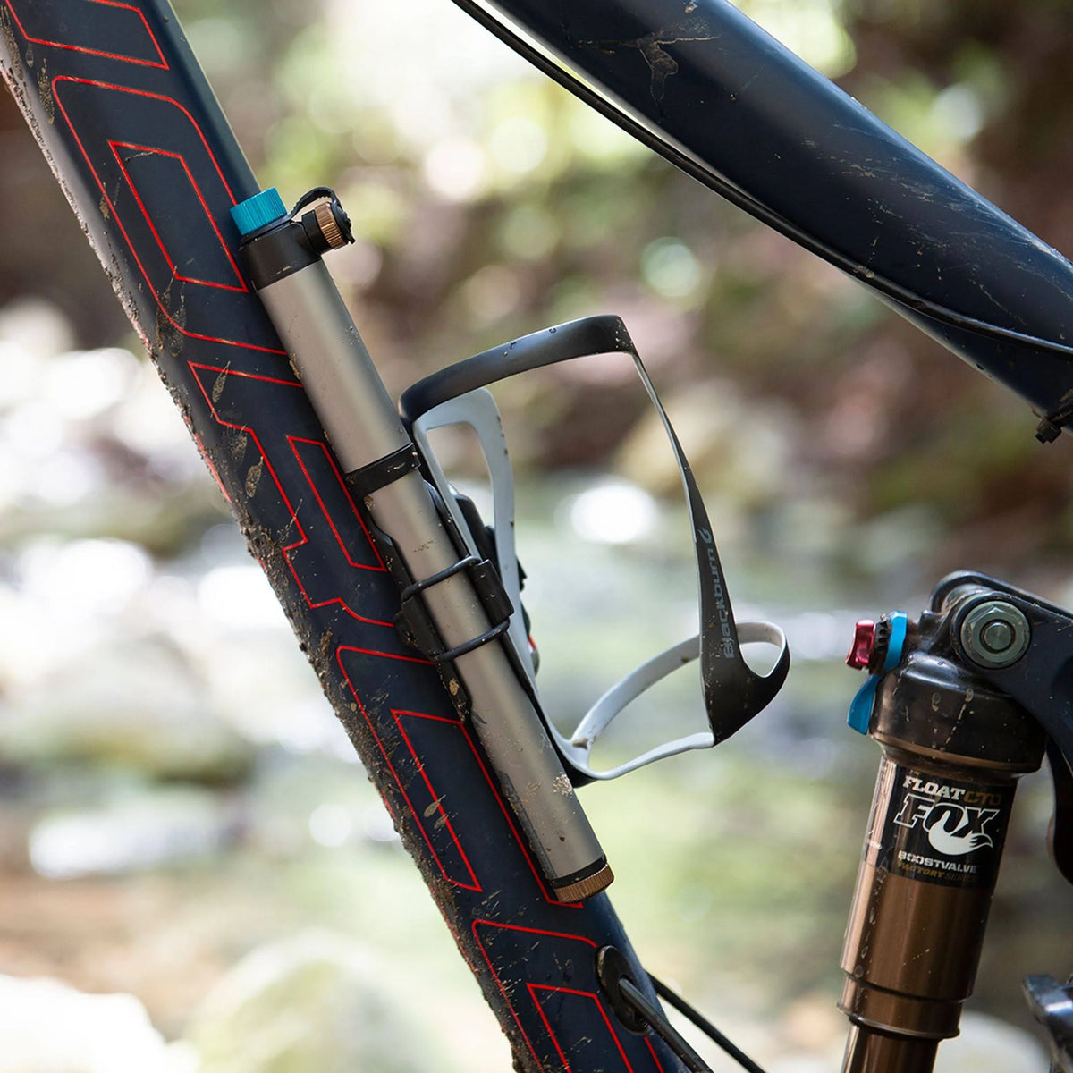 Carbon Side-Entry Bottle Cage N8392