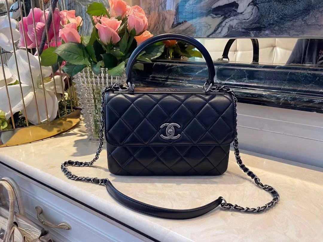 Black Flap Bag V512