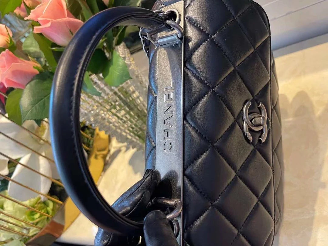 Black Flap Bag V512