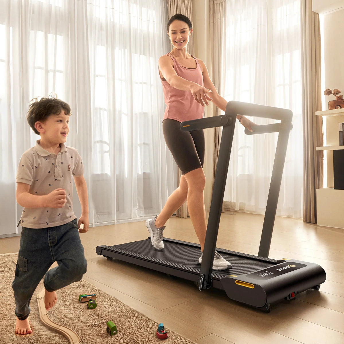 Folding Treadmill with 5% Incline 265lbs Weight Capacity Z548